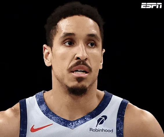 布罗格登上赛季仅出战24场,场均可以得到12.7分4.1助3.8板