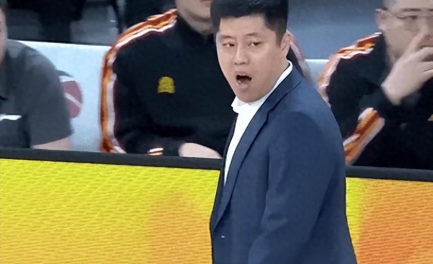 山西输球揪出两大软蛋，两主力中锋全场合砍0分，完全成上海卧底