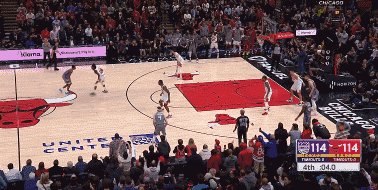 开云-再度上演三分绝杀 福克斯无限接近杰里·韦斯特奖