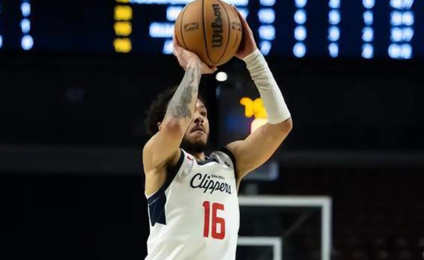 北控签新外援！现已启程，防守与串联亮眼，得分能力匮乏只能辅助